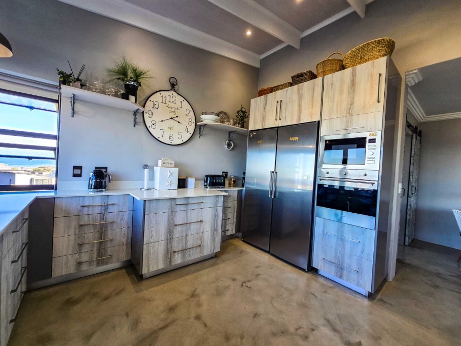 2 Bedroom Property for Sale in Stilbaai Oos Western Cape